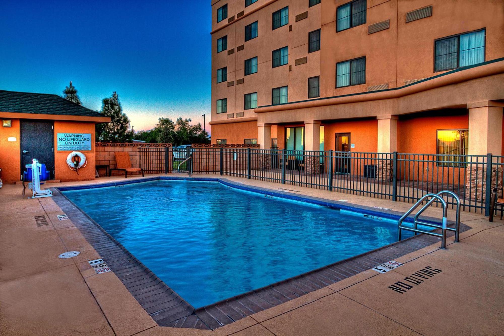 Hotel Courtyard By Marriott Midland Exterior foto