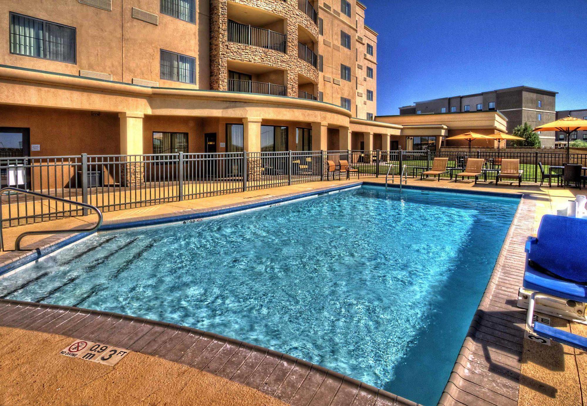Hotel Courtyard By Marriott Midland Exterior foto